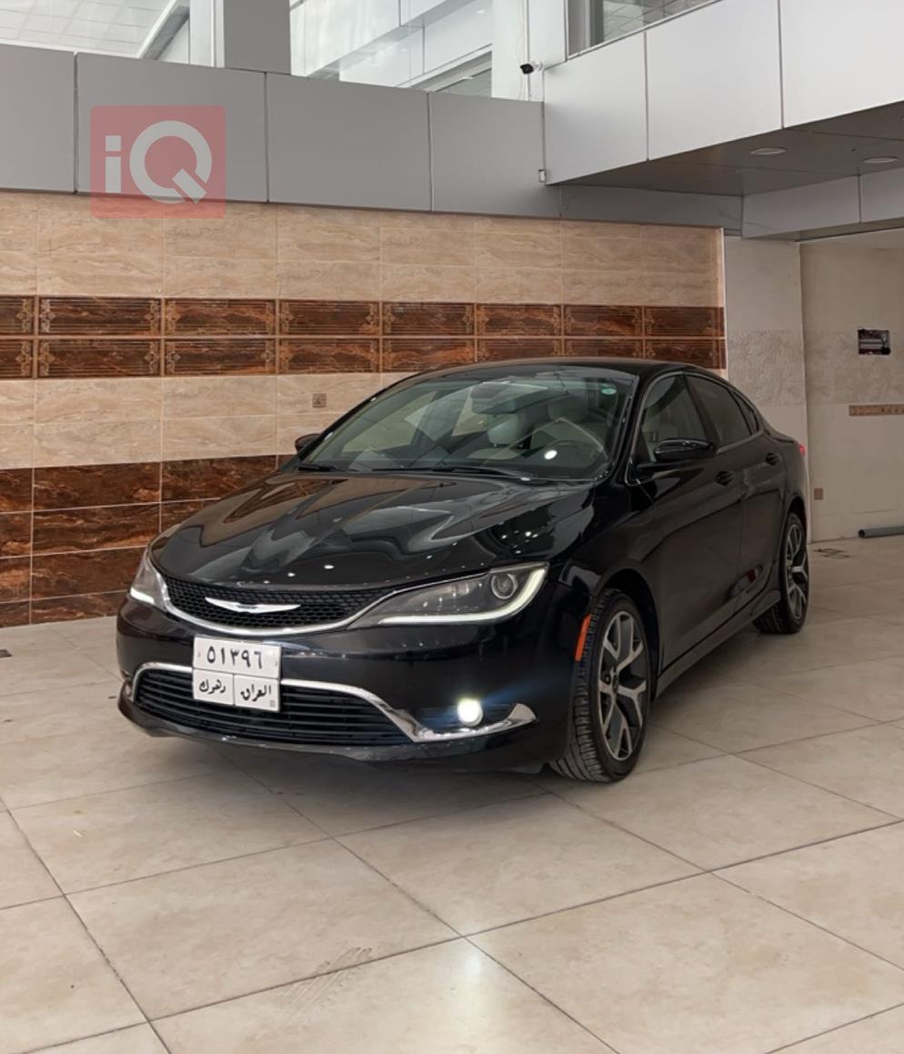 Chrysler 200